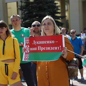 Кортеж Лукашенко прибыл к месту проведения митинга в его поддержку