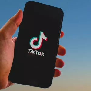 Трамп потребовал продать китайское приложение TikTok американской компании