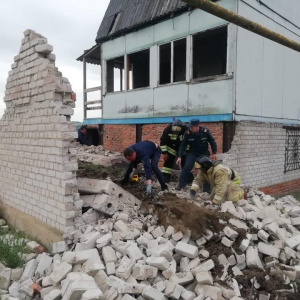 Трое детей погибли под рухнувшей плитой под Воронежем