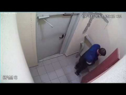 Алконавт из Балашихи оказался в подъездном плену.Может его на мудака года номинировать ? Старался же человек почти три часа. Какой-то приз ведь нужен. Алконавт из Балашихи оказался в подъездном плену.Может его на мудака года номинировать ? Старался же человек почти три часа. Какой-то приз ведь нужен.