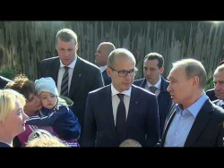 Владимир Путин посетил аварийный дом в Ижевске Владимир Путин посетил аварийный дом в Ижевске