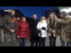 Музыкальный флешмоб: В Братиславе горожане исполнили советскую песню Музыкальный флешмоб: В Братиславе горожане исполнили советскую песню