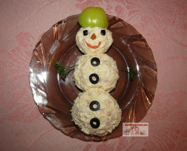 Новогодний салат «Снеговик»