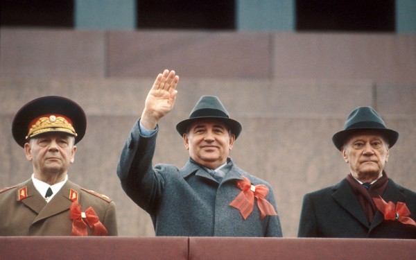 7 ноября 1990 года: кто стрелял в Горбачева на Красной площади