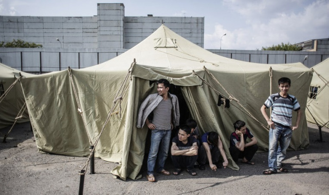 Лагеря для мигрантов хотят открыть по всей России