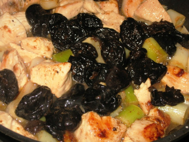 курица в арбузе готовим на юморе. original. курица в арбузе готовим на юморе фото. курица в арбузе готовим на юморе-original. картинка курица в арбузе готовим на юморе. картинка original. Как вы предпочитаете готовить курицу? В духовке, на сковороде или на гриле? Какой бы способ вы ни выбрали, вряд ли вы пробовали использовать в рецепте арбуз! Но совершенно напрасно!