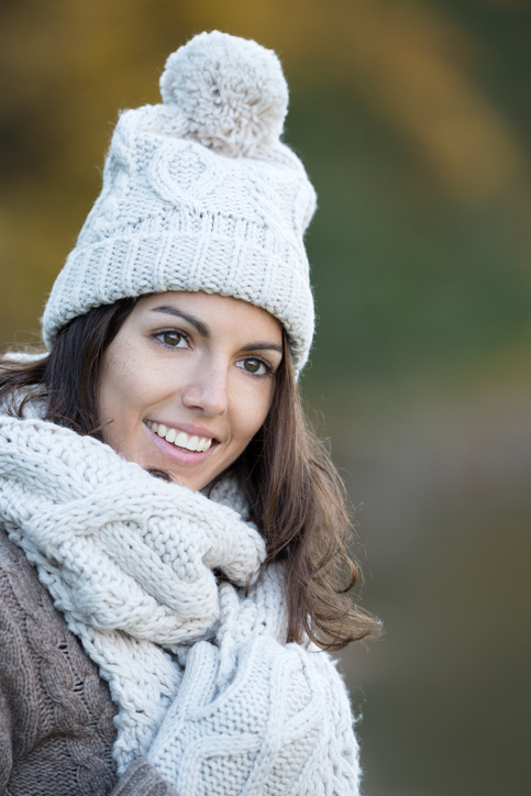 Вязаная женская кофта: модные образы и сочетания