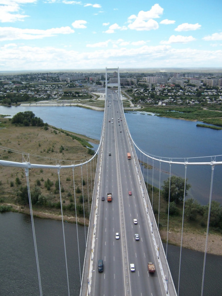 Вантовый мост через Иртыш . Семипалатинск , Казахстан .